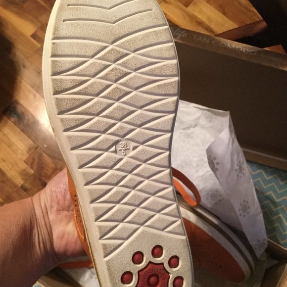 Relife Orange sneakers  laser cutout sides tried on never worn size 38 - Picture 4 of 8